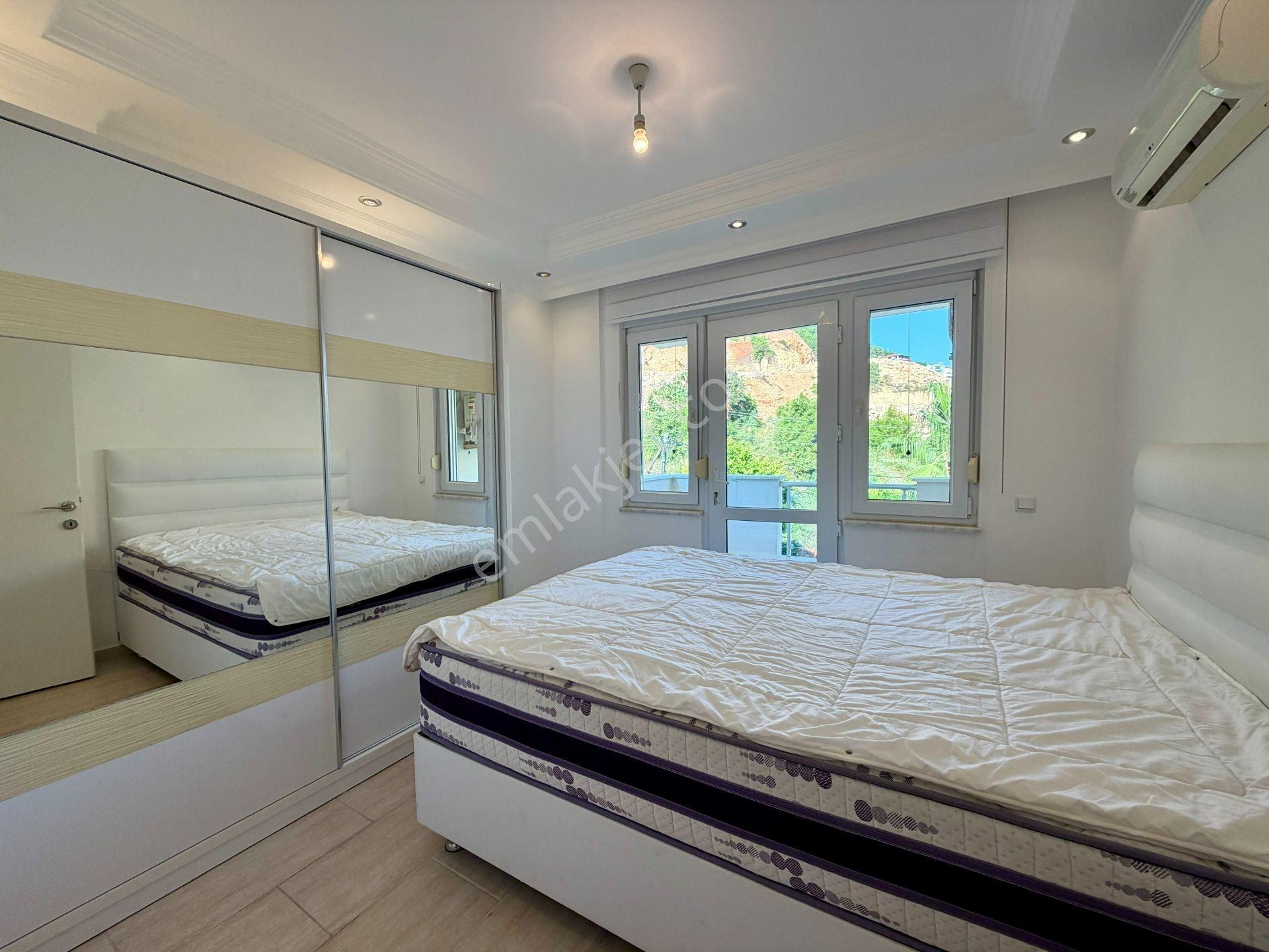 Alanya Kleopatra’da Panoramik Deniz Manzaralı Full Eşyalı 3+1 Penthouse — fotoğraf 8