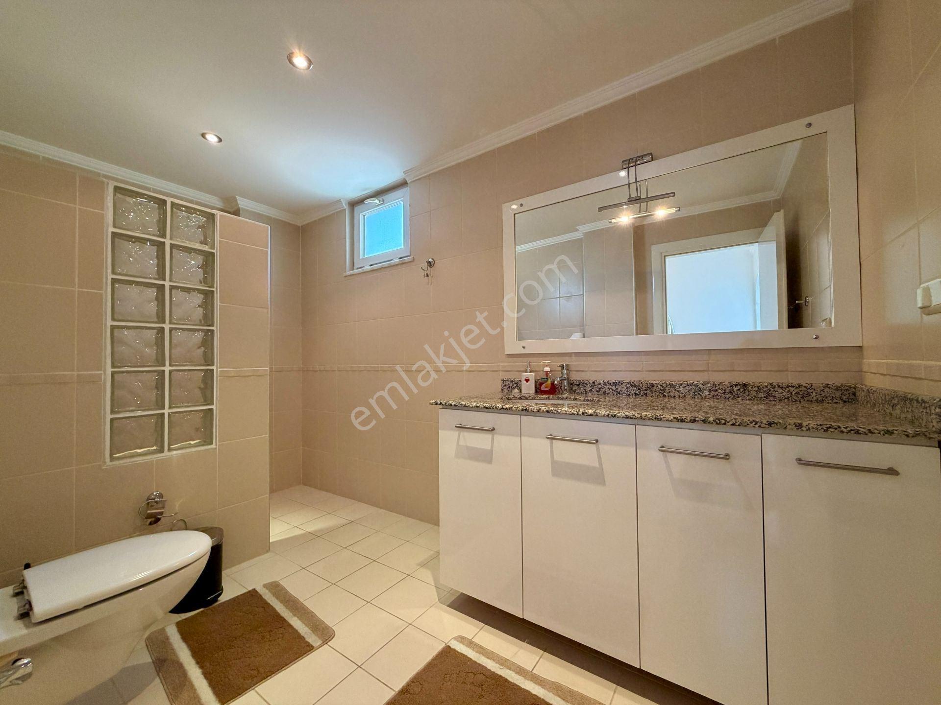 Alanya Kleopatra’da Panoramik Deniz Manzaralı Full Eşyalı 3+1 Penthouse — fotoğraf 12