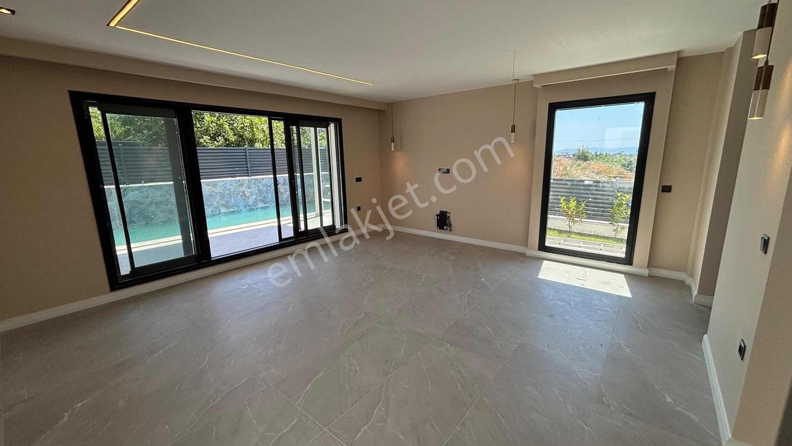 Views Emlak'tan Kuşadasında Müstakil Hamam Sauna Havuzlu Villa — fotoğraf 5