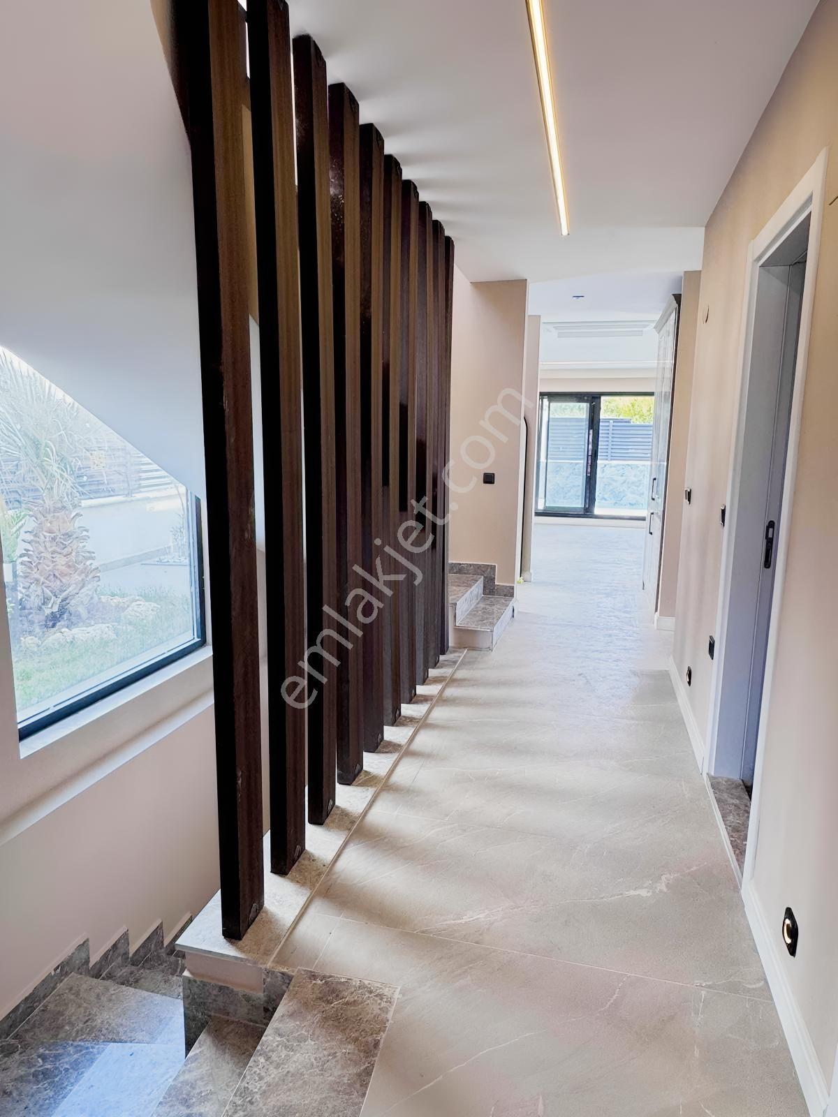 Views Emlak'tan Kuşadasında Müstakil Hamam Sauna Havuzlu Villa — fotoğraf 6