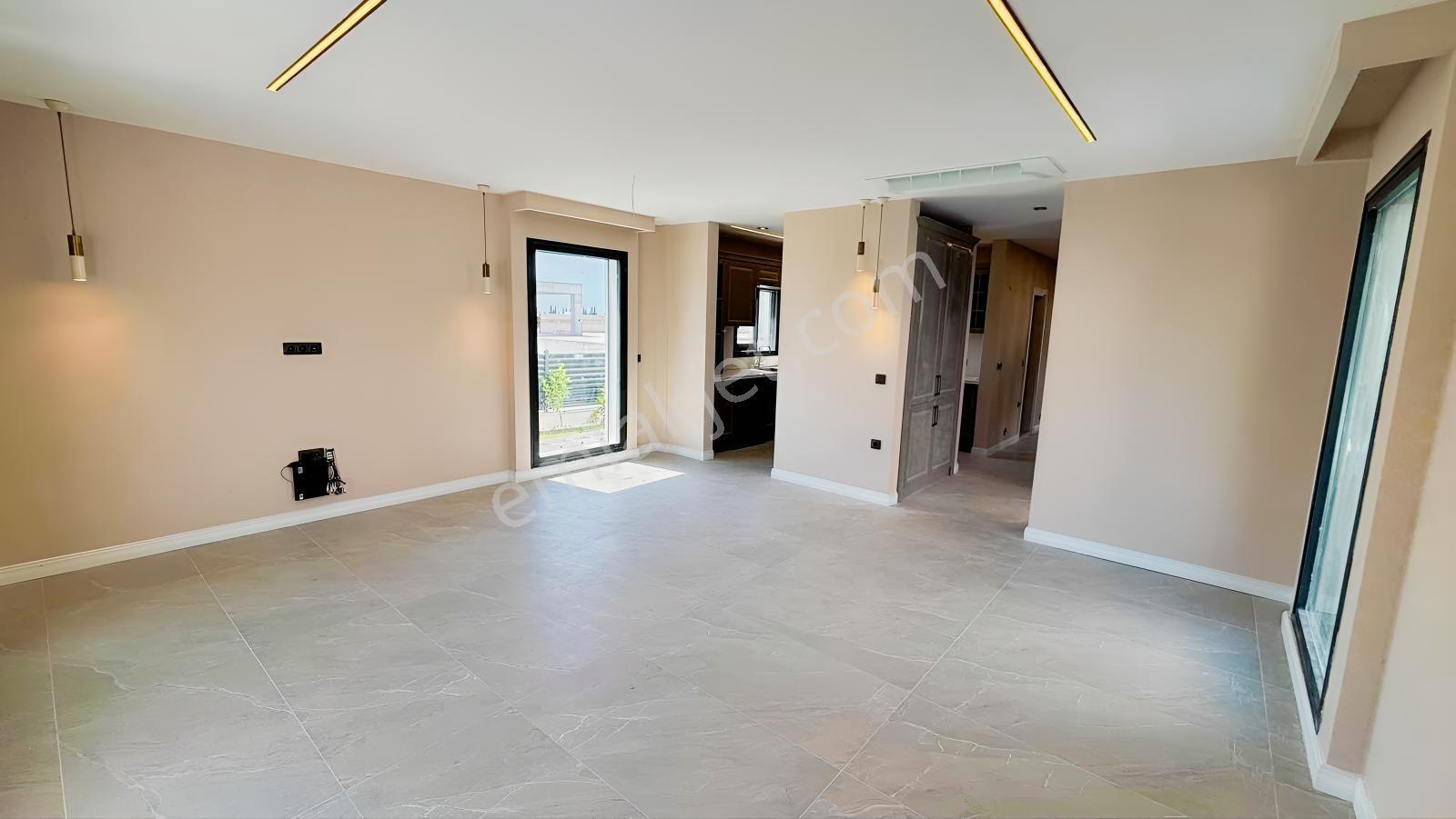Views Emlak'tan Kuşadasında Müstakil Hamam Sauna Havuzlu Villa — fotoğraf 10