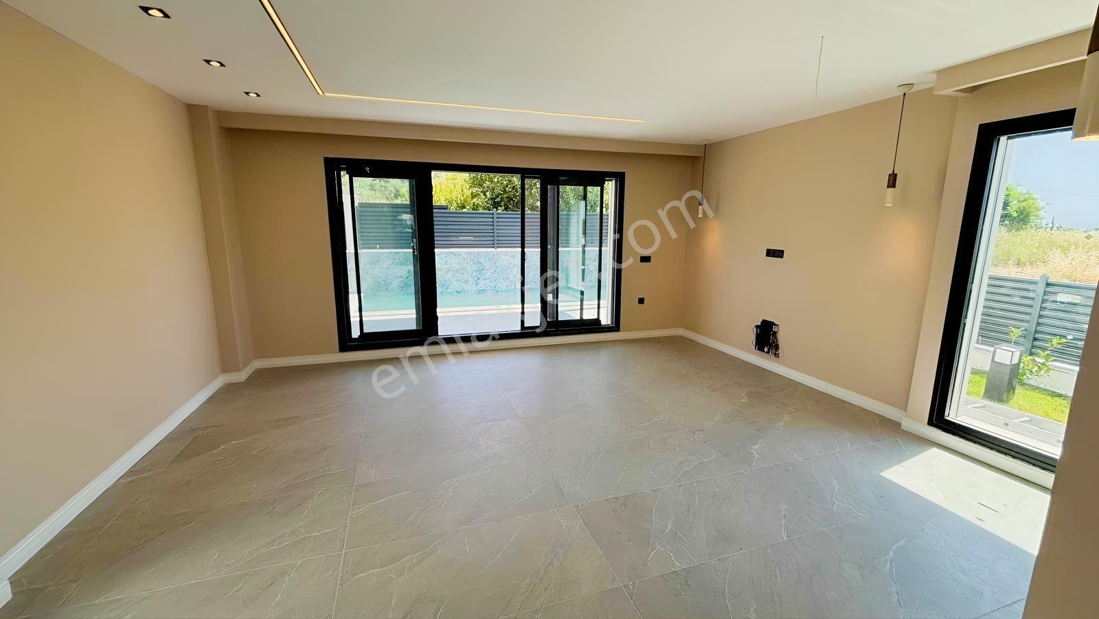 Views Emlak'tan Kuşadasında Müstakil Hamam Sauna Havuzlu Villa — fotoğraf 11
