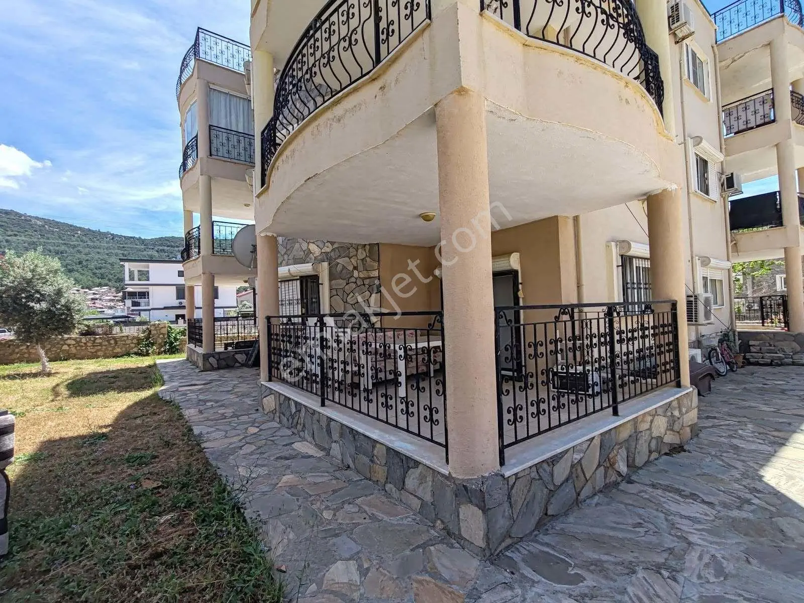 Merkezi Konumlu , Havuzlu Site İçi ,bahçe Kat 3+1 Daire — fotoğraf 4