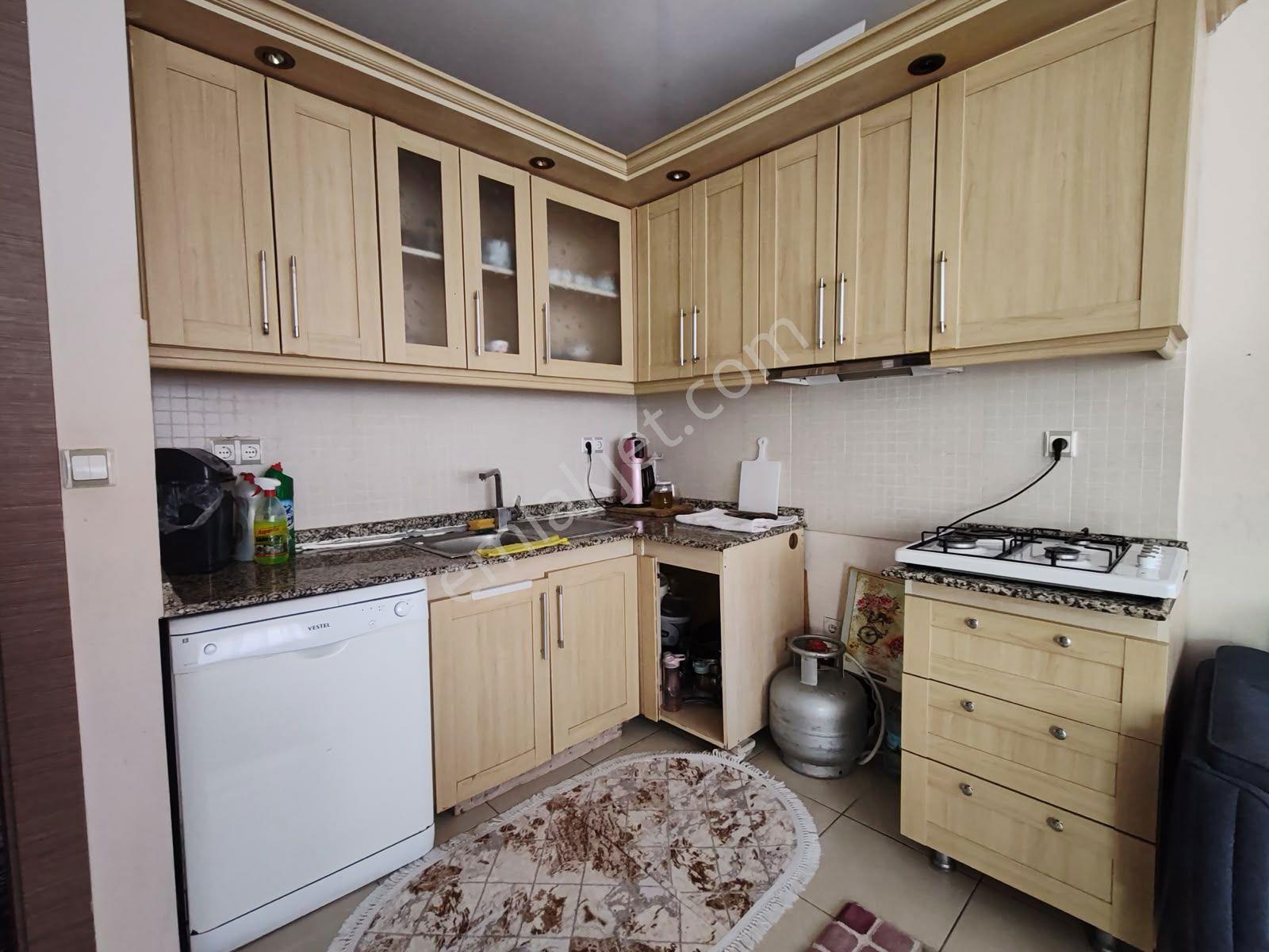 Merkezi Konumlu , Havuzlu Site İçi ,bahçe Kat 3+1 Daire — fotoğraf 13