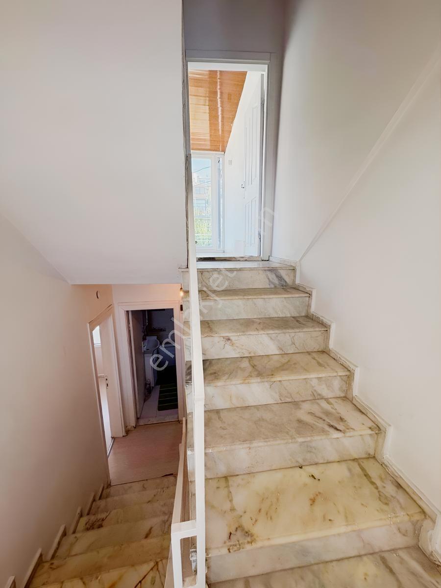 Kuşadası Merkezde Marinaya 2 Dakika | 8+1, 4 Katlı Bahçeli Villa — fotoğraf 3
