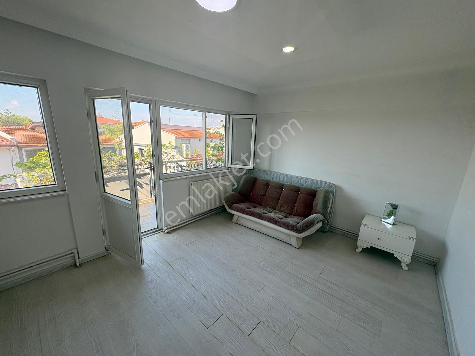 Kuşadası Merkezde Marinaya 2 Dakika | 8+1, 4 Katlı Bahçeli Villa — fotoğraf 4