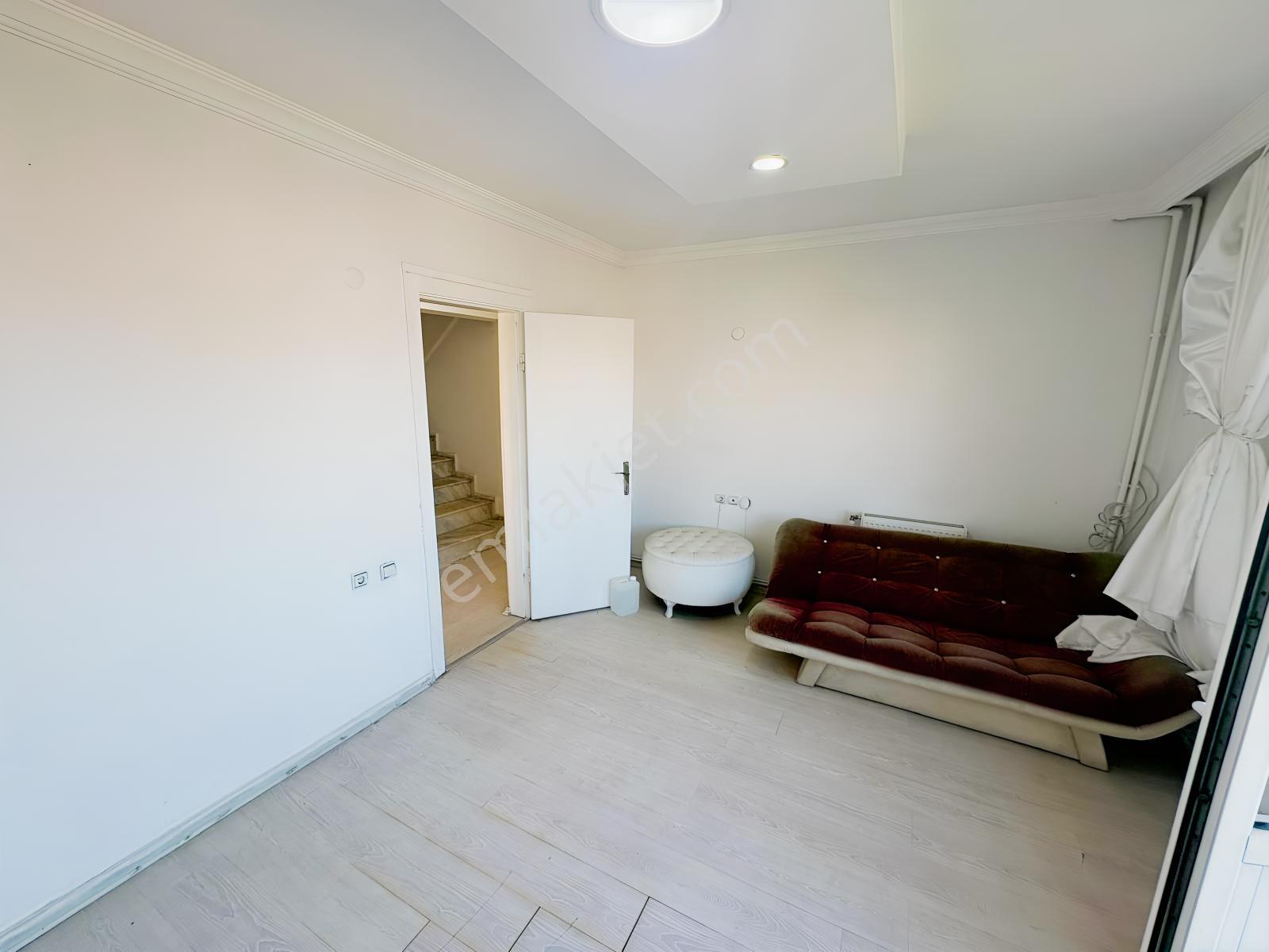 Kuşadası Merkezde Marinaya 2 Dakika | 8+1, 4 Katlı Bahçeli Villa — fotoğraf 11