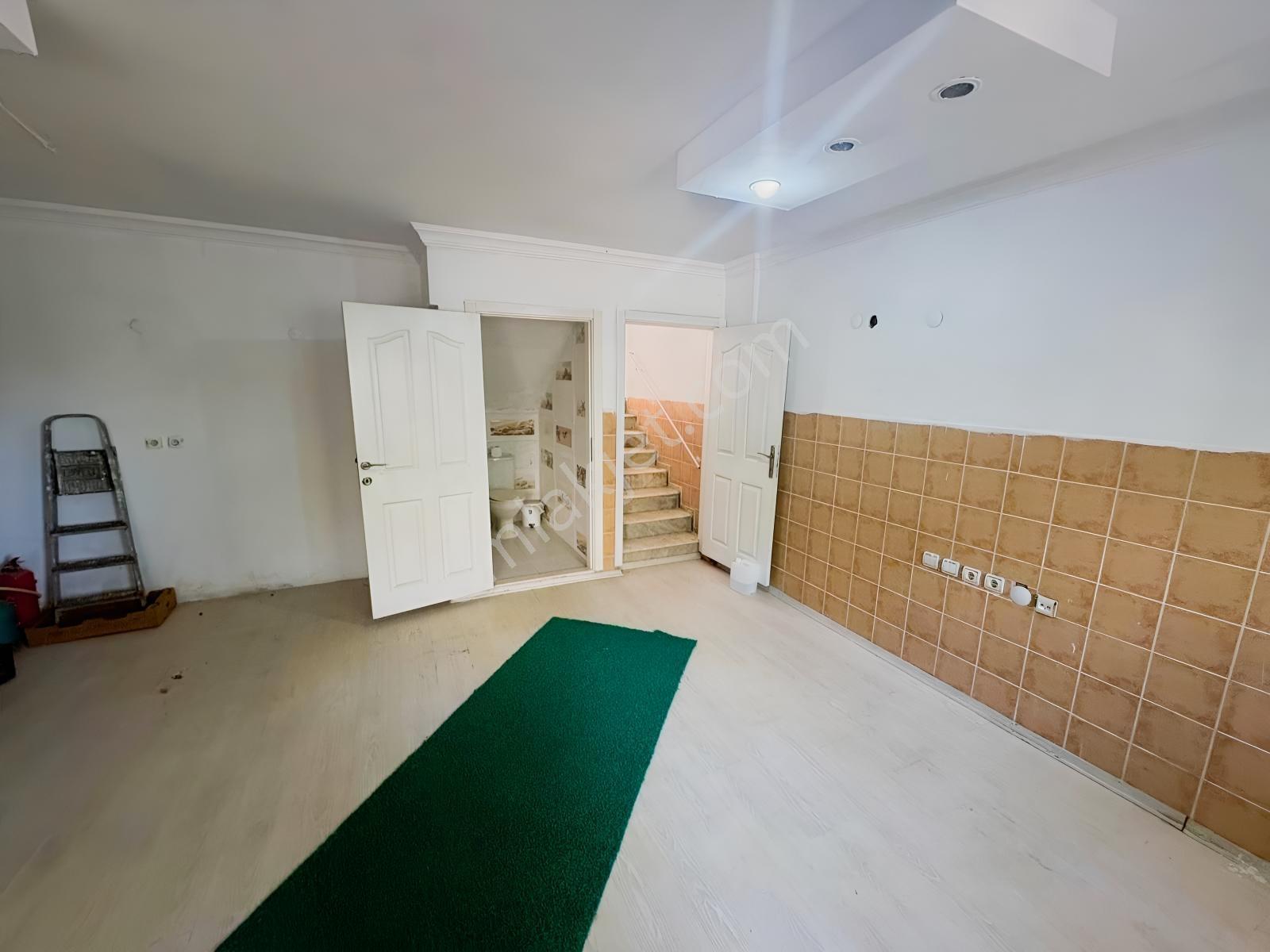 Kuşadası Merkezde Marinaya 2 Dakika | 8+1, 4 Katlı Bahçeli Villa — fotoğraf 13
