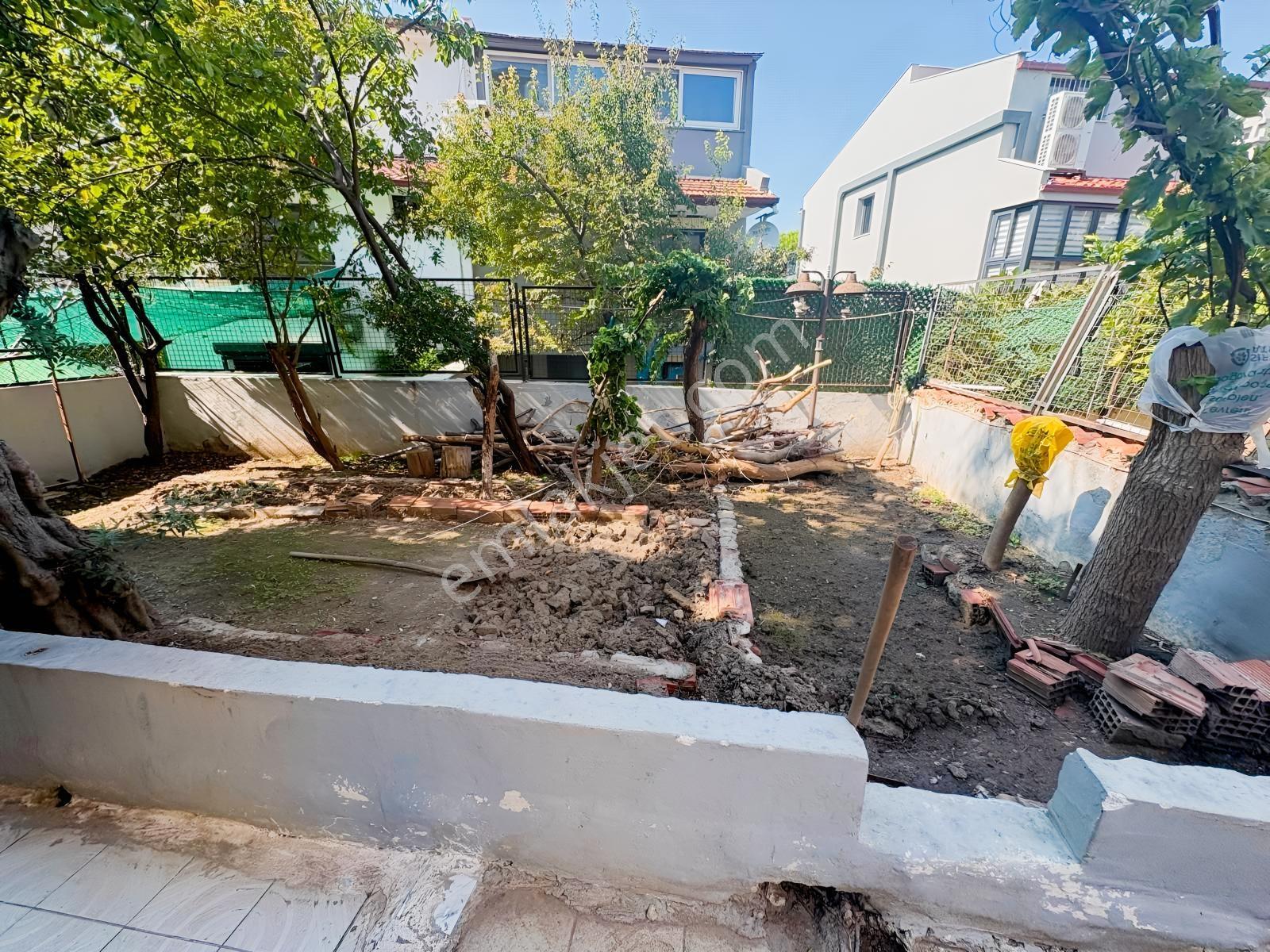 Kuşadası Merkezde Marinaya 2 Dakika | 8+1, 4 Katlı Bahçeli Villa — fotoğraf 17