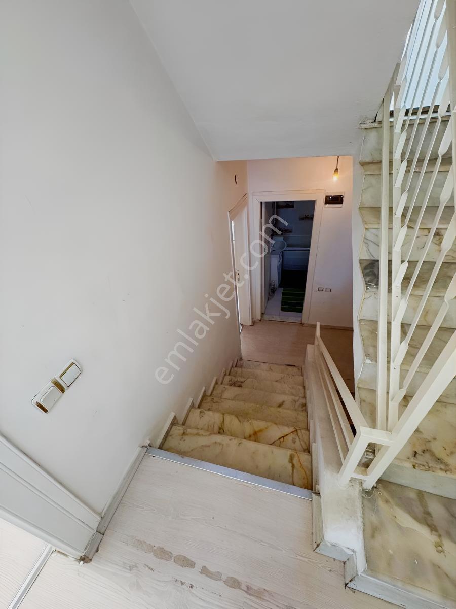 Kuşadası Merkezde Marinaya 2 Dakika | 8+1, 4 Katlı Bahçeli Villa — fotoğraf 31