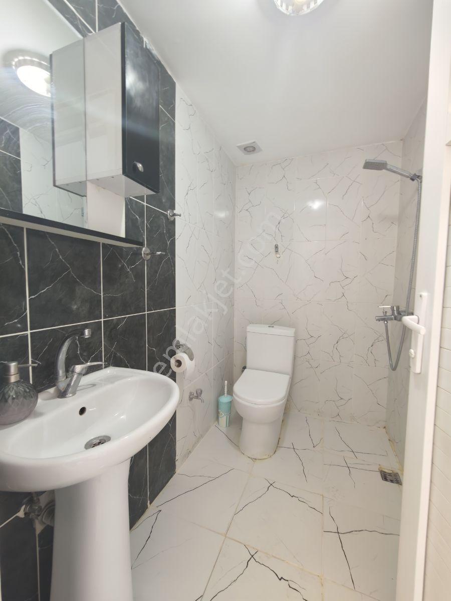 Kayalarda Emekte 2+1 Caddeüstu Arakat Asansörlü Daire — fotoğraf 3
