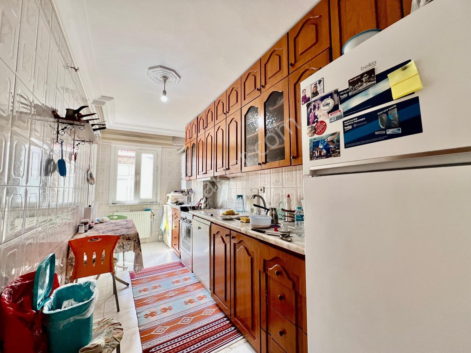 Seba'dan Kemalpaşa Mh 3+1 140m2 Masrafsız Çift Balkonlu 3.katt.. — fotoğraf 12