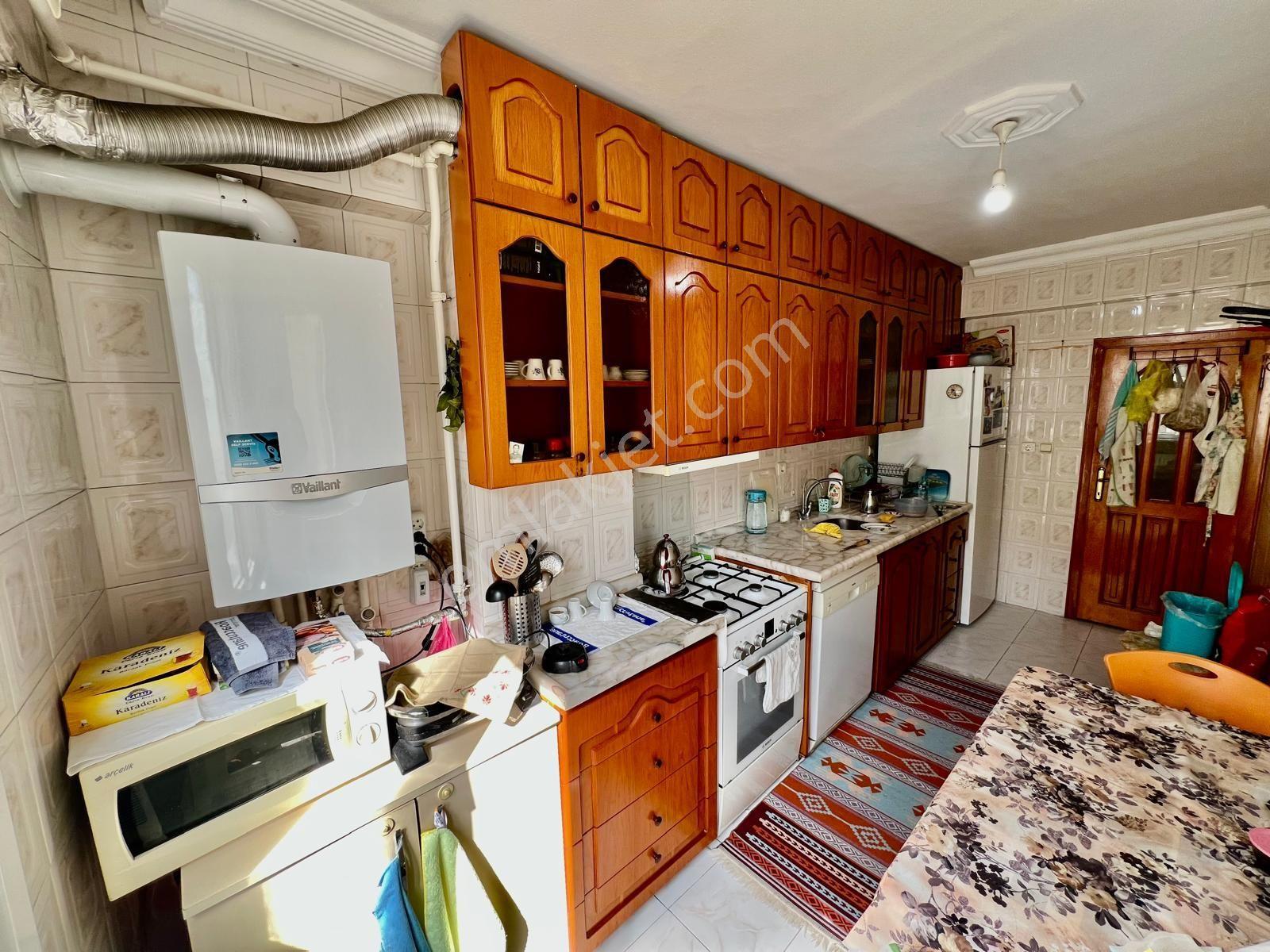 Seba'dan Kemalpaşa Mh 3+1 140m2 Masrafsız Çift Balkonlu 3.katt.. — fotoğraf 17