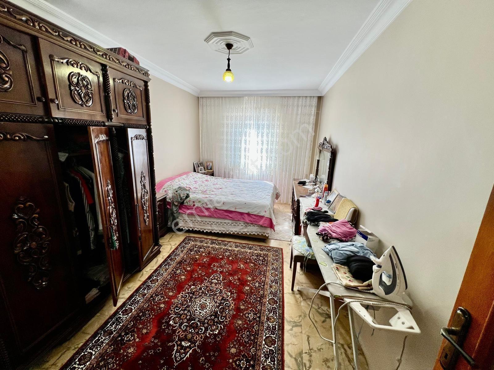Seba'dan Kemalpaşa Mh 3+1 140m2 Masrafsız Çift Balkonlu 3.katt.. — fotoğraf 24