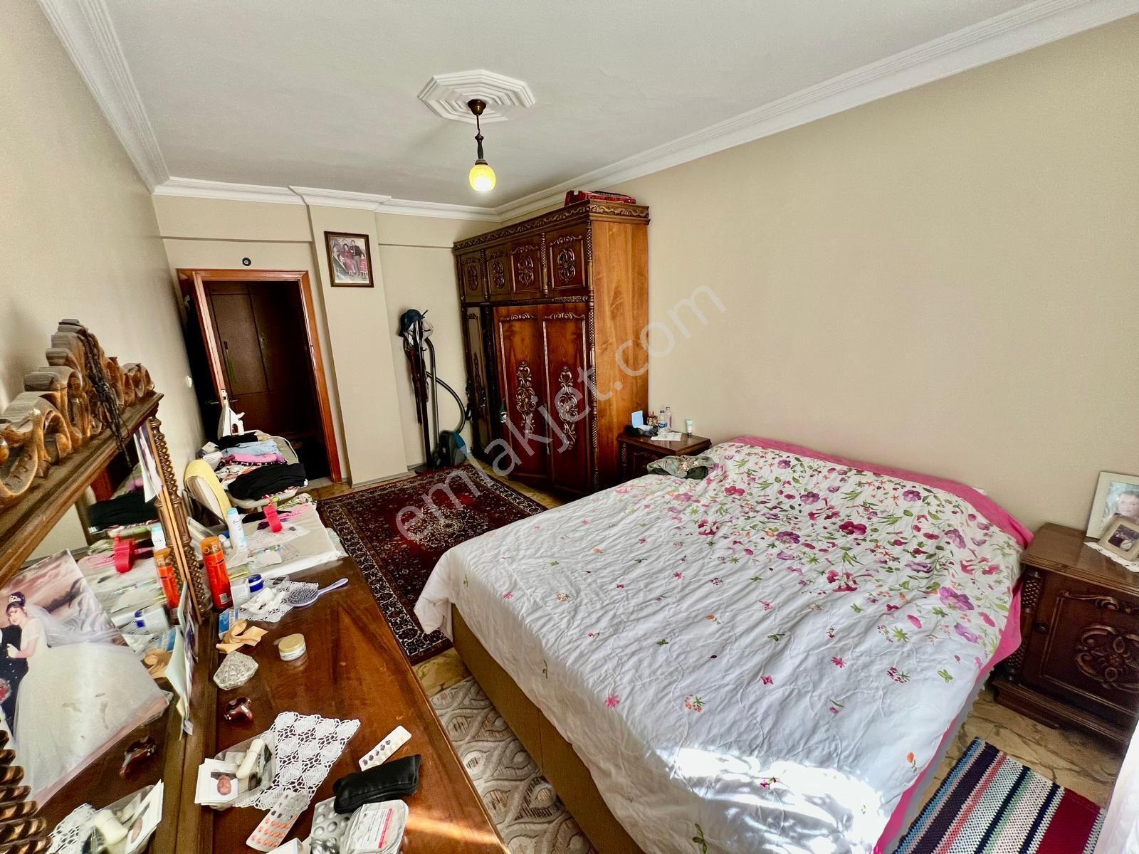 Seba'dan Kemalpaşa Mh 3+1 140m2 Masrafsız Çift Balkonlu 3.katt.. — fotoğraf 25