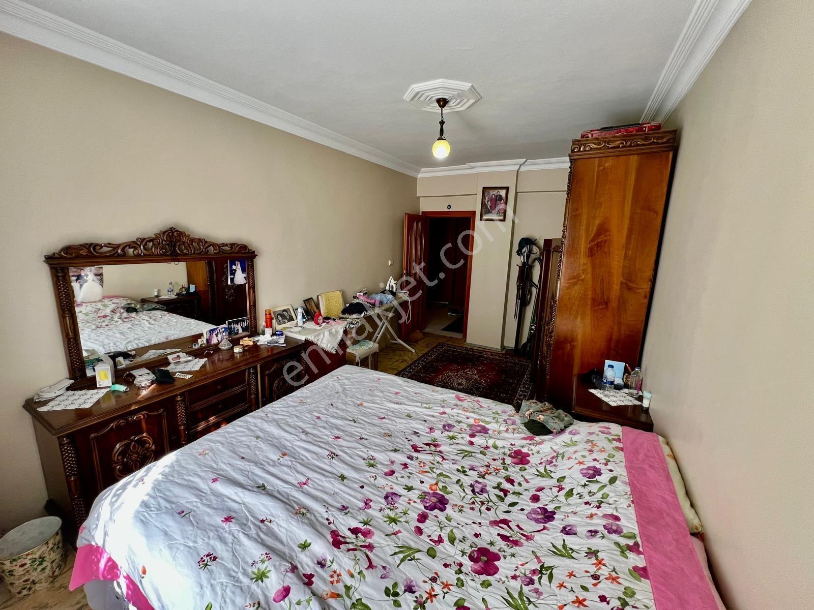 Seba'dan Kemalpaşa Mh 3+1 140m2 Masrafsız Çift Balkonlu 3.katt.. — fotoğraf 27