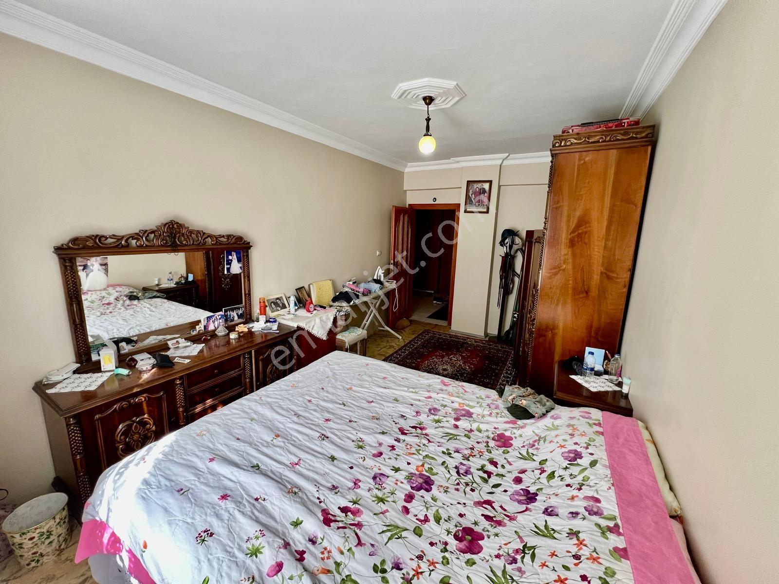 Seba'dan Kemalpaşa Mh 3+1 140m2 Masrafsız Çift Balkonlu 3.katt.. — fotoğraf 28