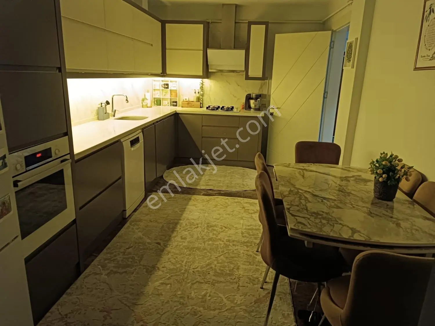 Arevtürk'den Pelitlibağ'da Satılık 135 M2 3+1 Daire — fotoğraf 2