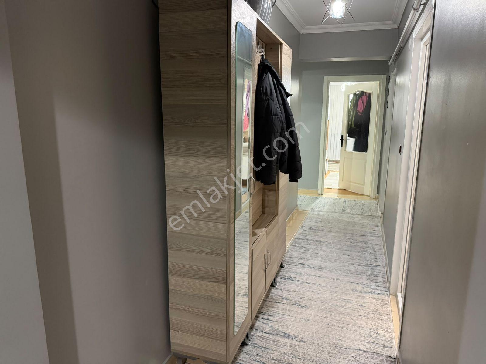 Bağcılar Tabya Caddeye Çok Yakın 2+1 95M2 Giriş Daire Kıredili — fotoğraf 9