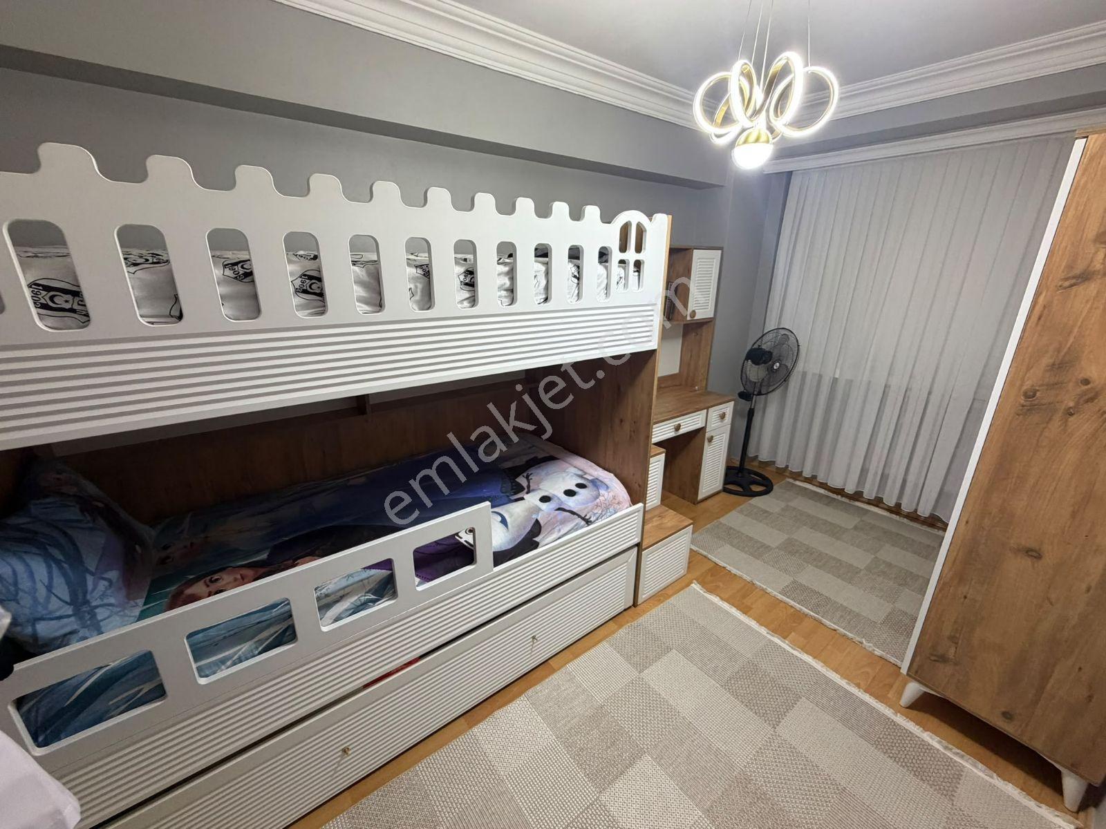 Bağcılar Tabya Caddeye Çok Yakın 2+1 95M2 Giriş Daire Kıredili — fotoğraf 18
