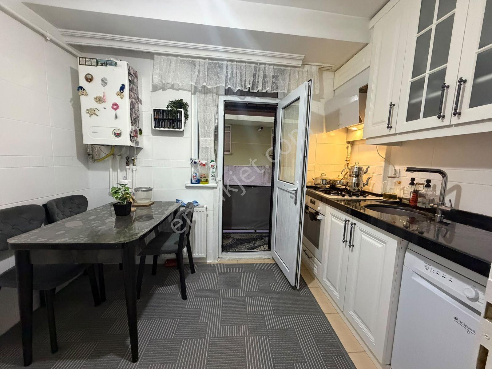 Bağcılar Tabya Caddeye Çok Yakın 2+1 95M2 Giriş Daire Kıredili — fotoğraf 22