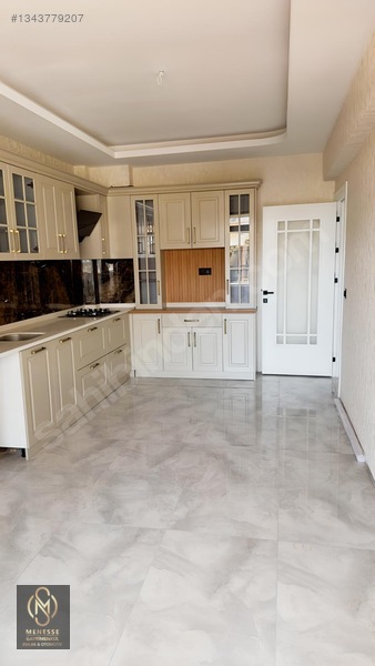 Menesse'den Kırbaşı Caddesinde Ultra Lüx 4+1 Daire — fotoğraf 2