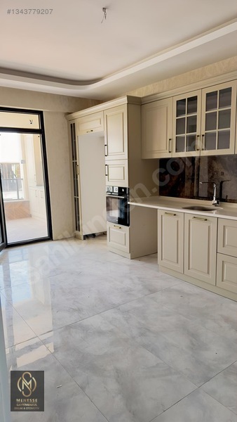 Menesse'den Kırbaşı Caddesinde Ultra Lüx 4+1 Daire — fotoğraf 4