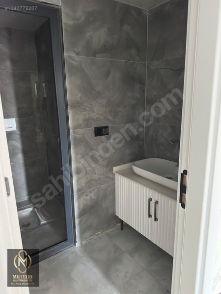 Menesse'den Kırbaşı Caddesinde Ultra Lüx 4+1 Daire — fotoğraf 33