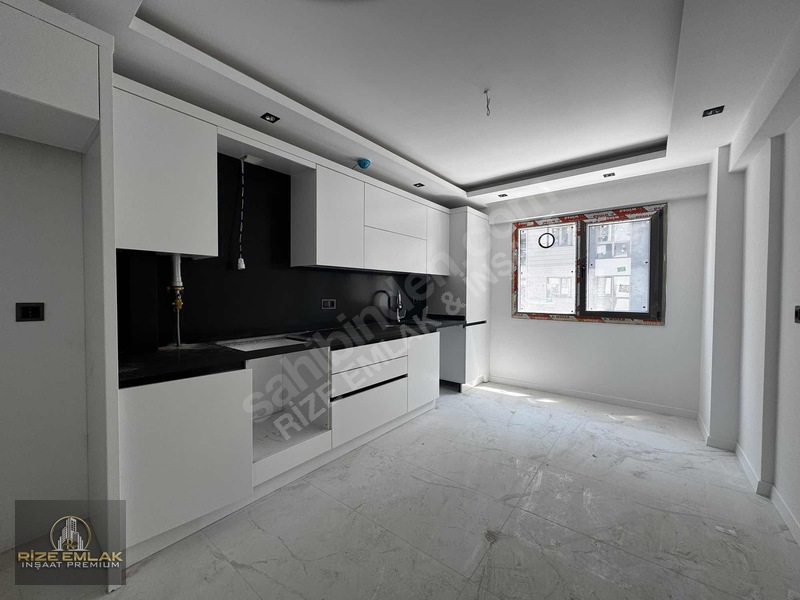 Rize Müftü Mah. Şimal Avm Yanı Lüks Sitede Kiralık 3+1 Daire — fotoğraf 8