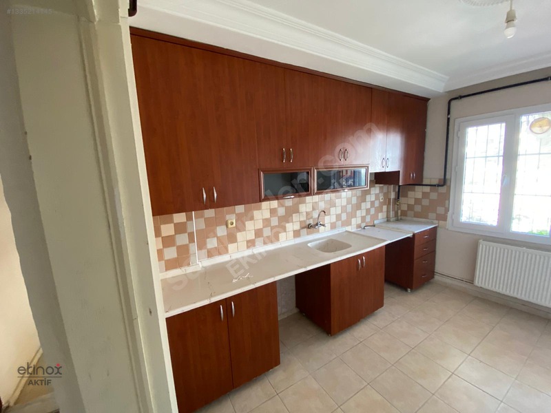 Kurttepede Kiralık Geniş 3+1 Zemin Kat Bahçeli Müstakil Ev — fotoğraf 15
