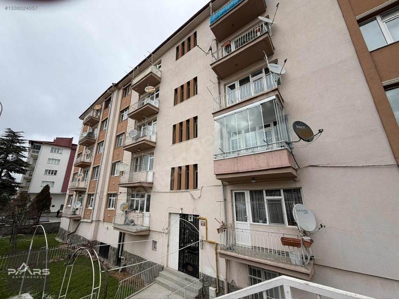 Pars Gayrimenkul'Den Cumhuriyet'Te 3+1 Kiralık Balkonlu Daire