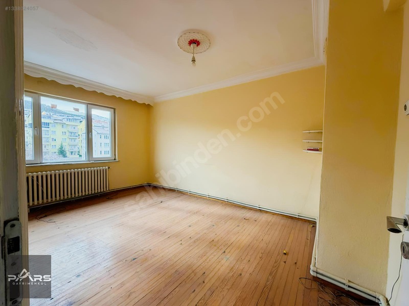 Pars Gayrimenkul'den Cumhuriyet'te 3+1 Kiralık Balkonlu Daire — fotoğraf 3
