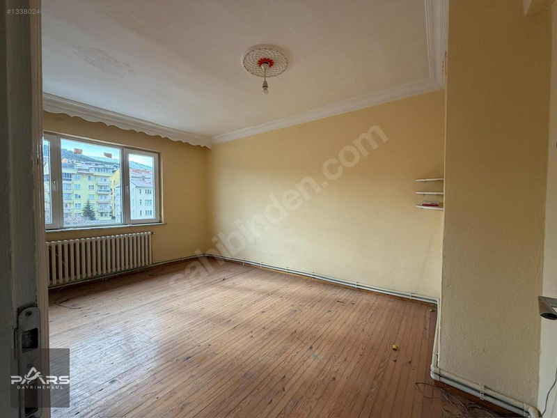 Pars Gayrimenkul'den Cumhuriyet'te 3+1 Kiralık Balkonlu Daire — fotoğraf 4