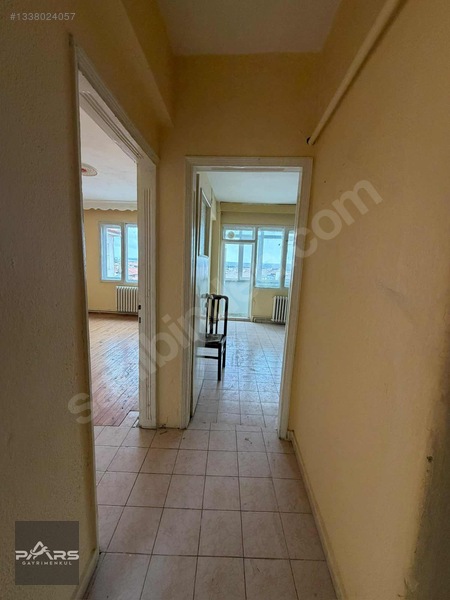 Pars Gayrimenkul'den Cumhuriyet'te 3+1 Kiralık Balkonlu Daire — fotoğraf 5
