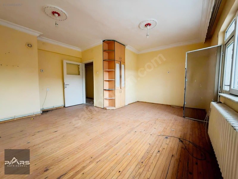 Pars Gayrimenkul'den Cumhuriyet'te 3+1 Kiralık Balkonlu Daire — fotoğraf 7