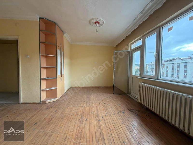 Pars Gayrimenkul'den Cumhuriyet'te 3+1 Kiralık Balkonlu Daire — fotoğraf 14