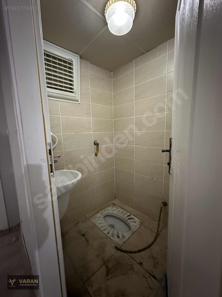 Varan Gayrimenkulden Merkezi Konumda 2+1 — fotoğraf 7