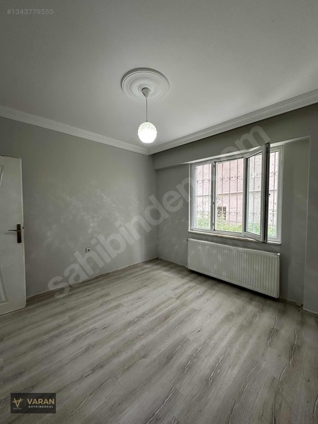 Varan Gayrimenkulden Merkezi Konumda 2+1 — fotoğraf 10