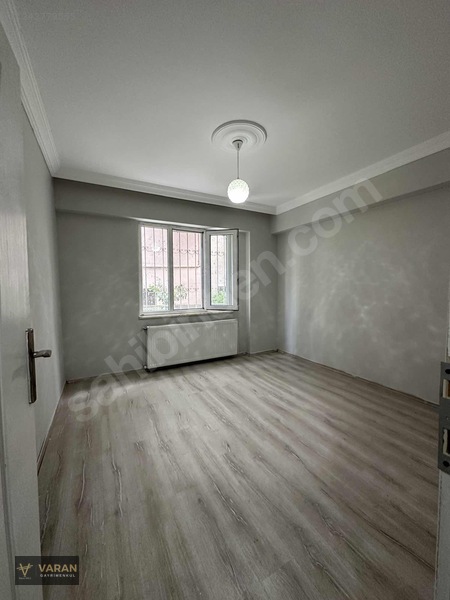 Varan Gayrimenkulden Merkezi Konumda 2+1 — fotoğraf 15