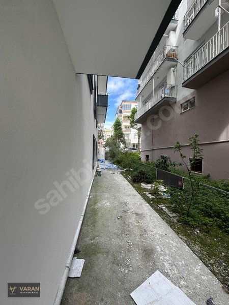 Varan Gayrimenkulden Merkezi Konumda 2+1 — fotoğraf 17
