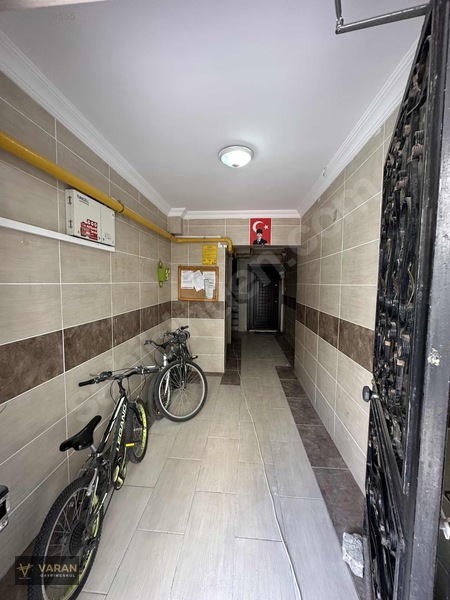 Varan Gayrimenkulden Merkezi Konumda 2+1 — fotoğraf 23