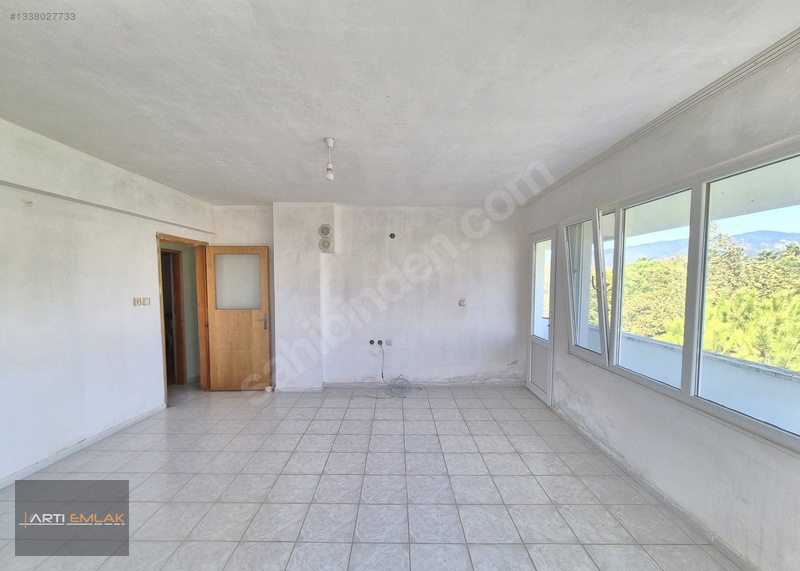 Artı Emlak'tan Altınkum'da Park Cepheli Köşe 2+1 Kiralık Daire — fotoğraf 8