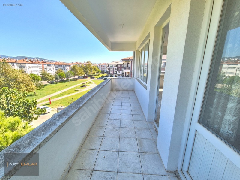 Artı Emlak'tan Altınkum'da Park Cepheli Köşe 2+1 Kiralık Daire — fotoğraf 9