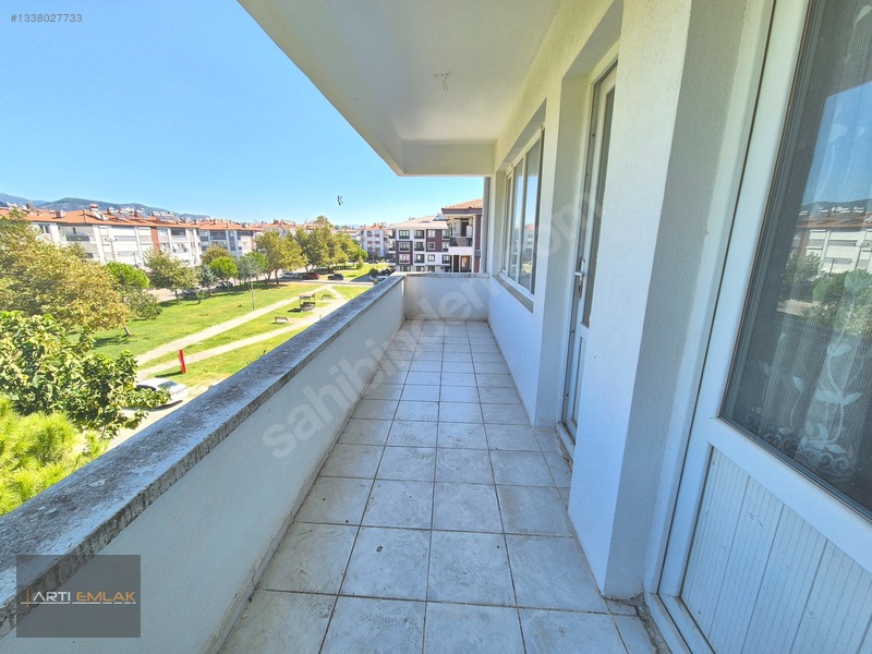 Artı Emlak'tan Altınkum'da Park Cepheli Köşe 2+1 Kiralık Daire — fotoğraf 10