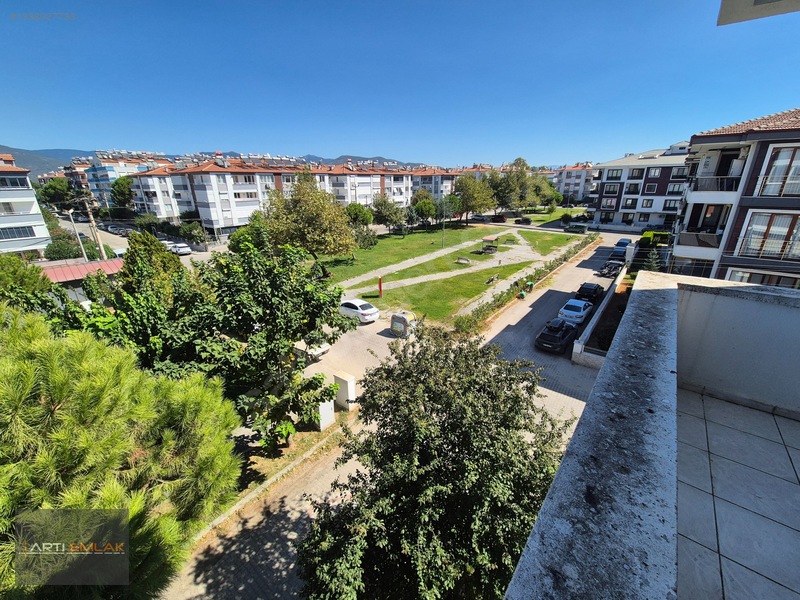 Artı Emlak'tan Altınkum'da Park Cepheli Köşe 2+1 Kiralık Daire — fotoğraf 12