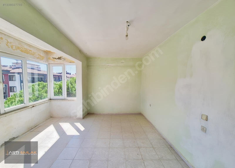 Artı Emlak'tan Altınkum'da Park Cepheli Köşe 2+1 Kiralık Daire — fotoğraf 15