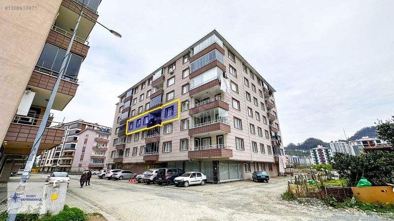 Coşar Özkaradan Artvin/Arhavi Ay Yıldız Sitesi 3+1 Satılık Daire