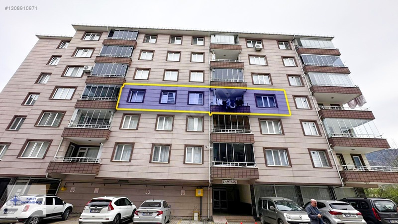 Coşar Özkaradan Artvin/arhavi Ay Yıldız Sitesi 3+1 Satılık Daire — fotoğraf 2