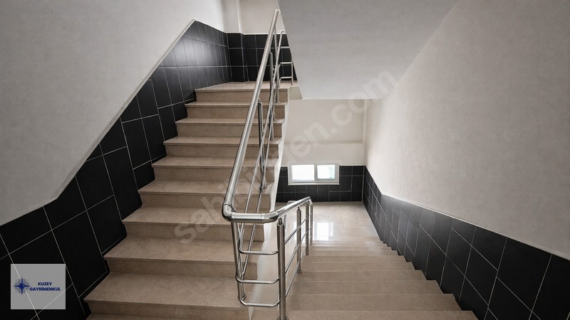 Coşar Özkaradan Artvin/arhavi Ay Yıldız Sitesi 3+1 Satılık Daire — fotoğraf 5