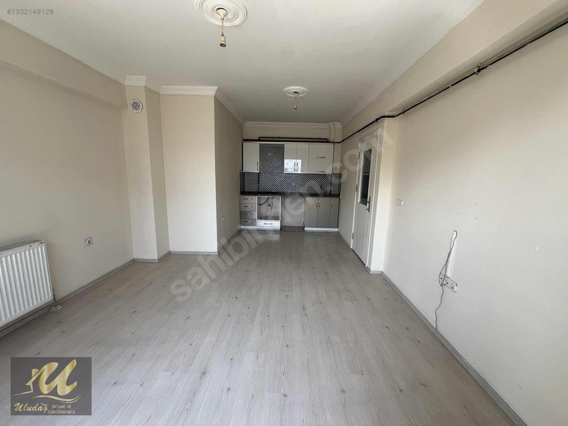 Konuralp Bölgesi Site İçerisinde Ara Kat 1+1 Satılık Daire — fotoğraf 2